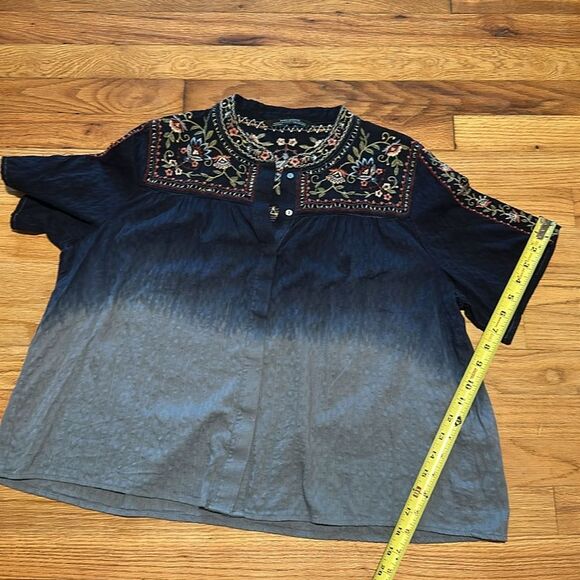 ZARA Blue/Grey Ombré Floral Embroidered Cotton Top, Hidden Button Front Sz Large - Picture 14 of 15